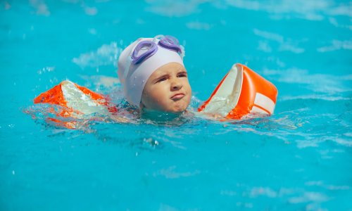Les brassards de piscine