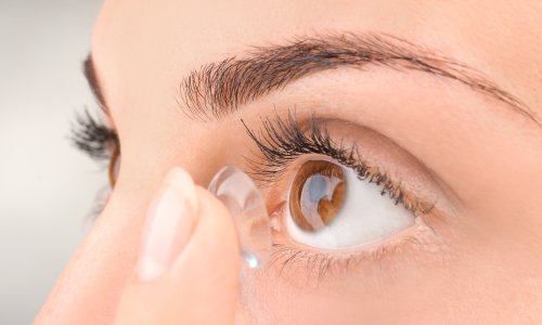 Nager avec des lentilles de contact