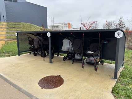 garage poussettes aquascope