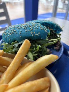 burger bleu avec frite Aquascope